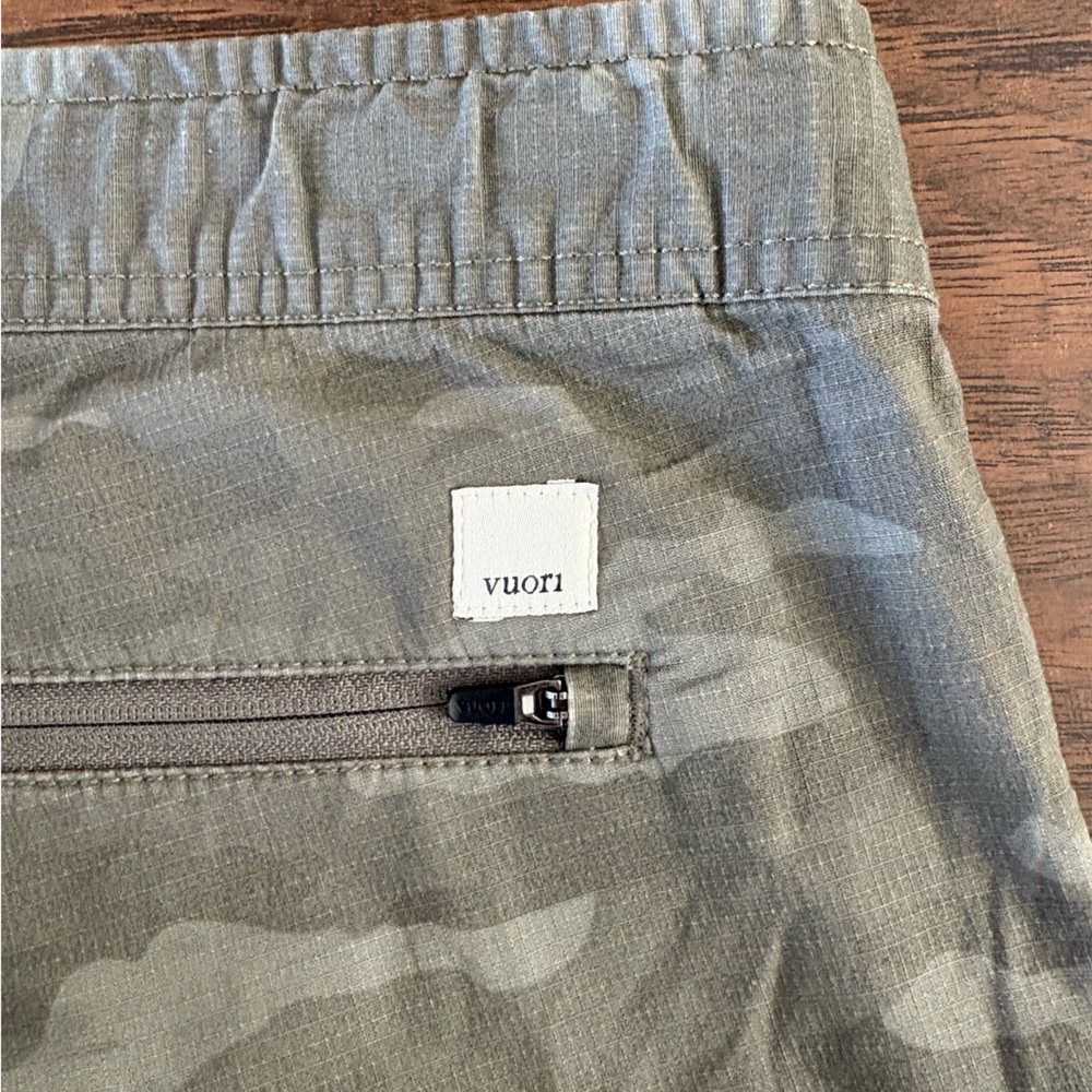 Vuori Ripstop Climber Pants Drawstring Slim Fit Camo Black Gray Size medium - Picture 5 of 5